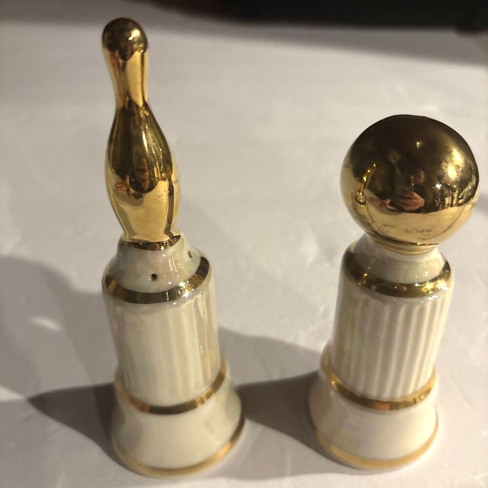 Vintage Mid-Century Porcelan Bowling Pin & Ball Salt and Pepper Shakers Set 5”